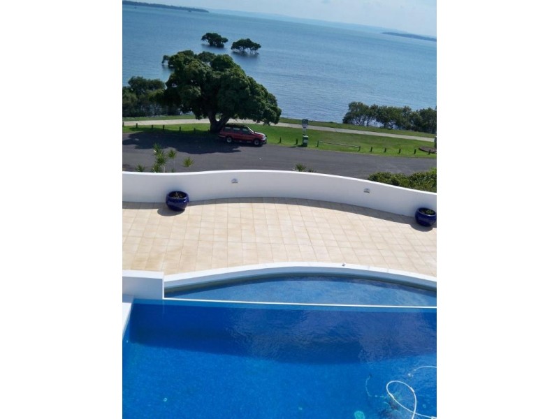 37 Esplanade, Redland Bay QLD 4165