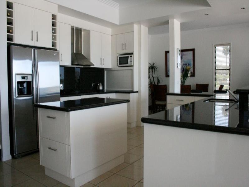 37 Esplanade, Redland Bay QLD 4165