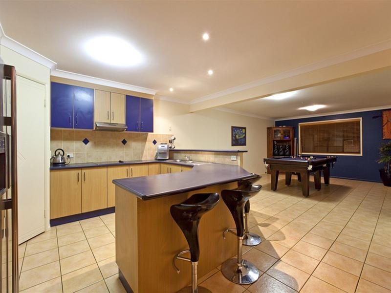 10 Torquay Road, Redland Bay QLD 4165