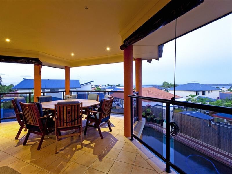 10 Torquay Road, Redland Bay QLD 4165