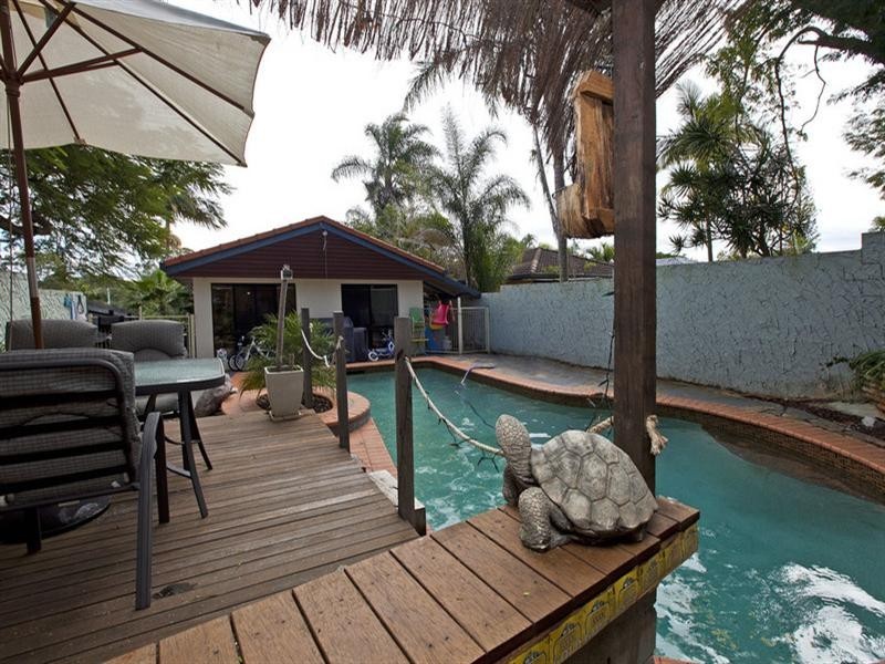 21 Marine Street, Redland Bay QLD 4165