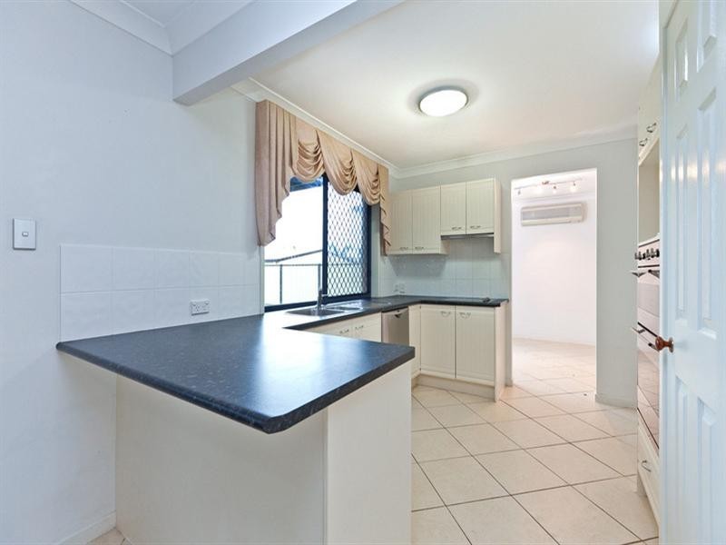 32 Torquay Road, Redland Bay QLD 4165