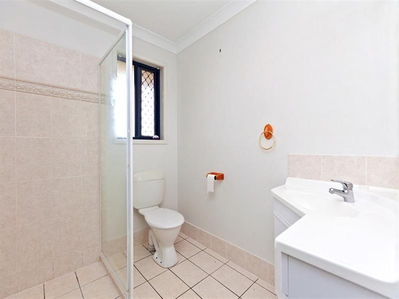 32 Torquay Road, Redland Bay QLD 4165