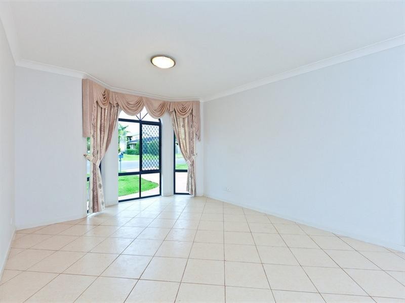 32 Torquay Road, Redland Bay QLD 4165