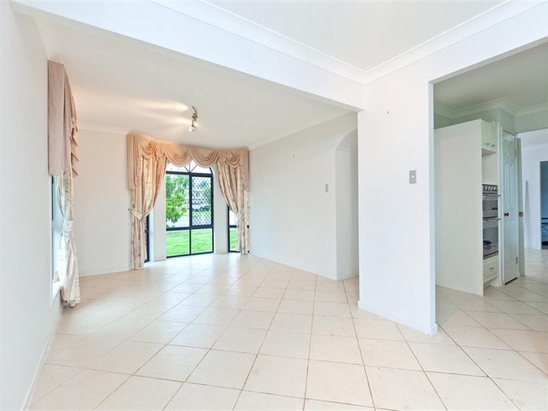 32 Torquay Road, Redland Bay QLD 4165