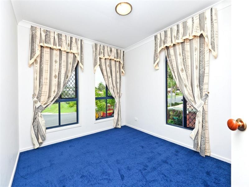 32 Torquay Road, Redland Bay QLD 4165