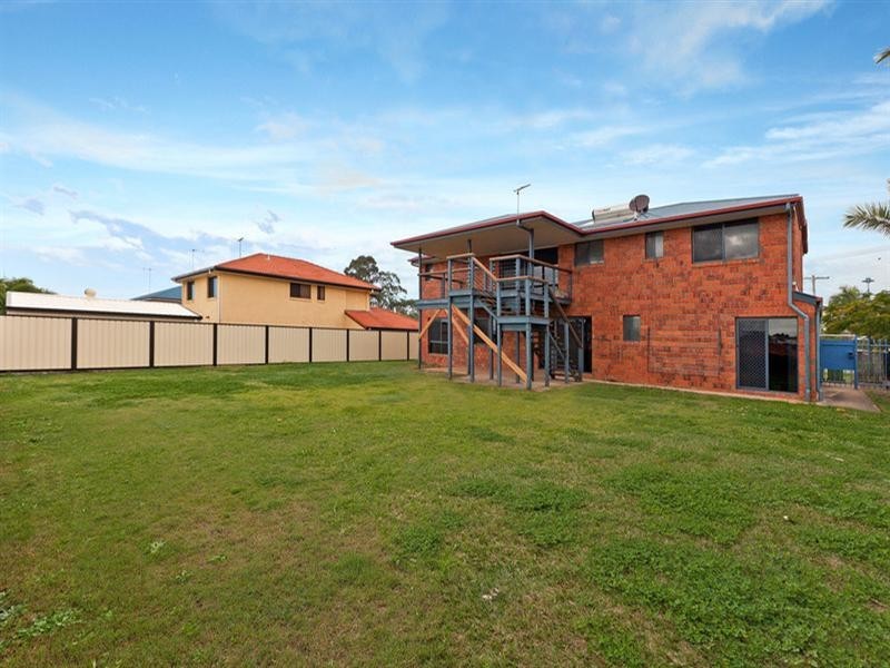 32 Torquay Road, Redland Bay QLD 4165