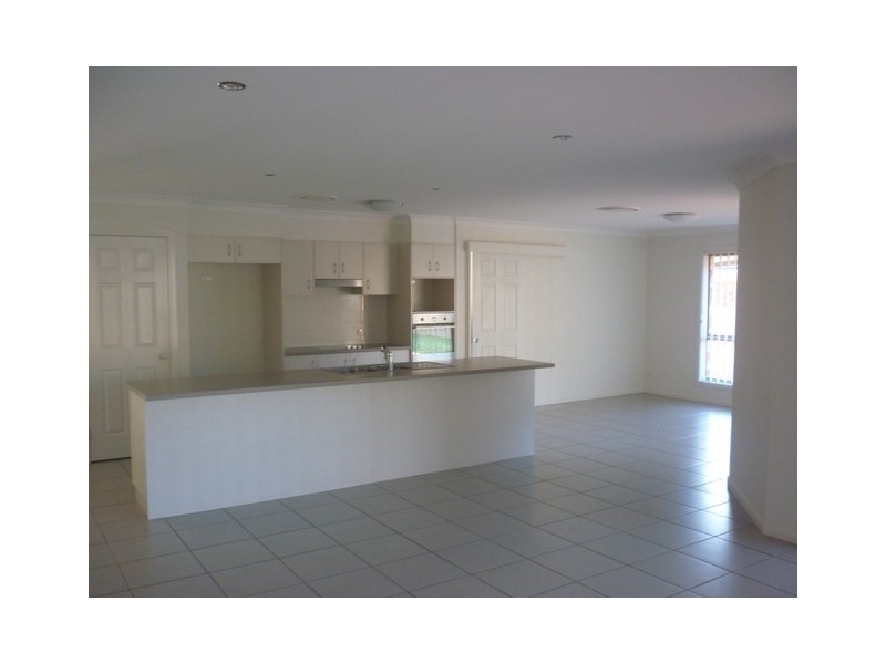 10 Shearwater Street, Cleveland QLD 4163