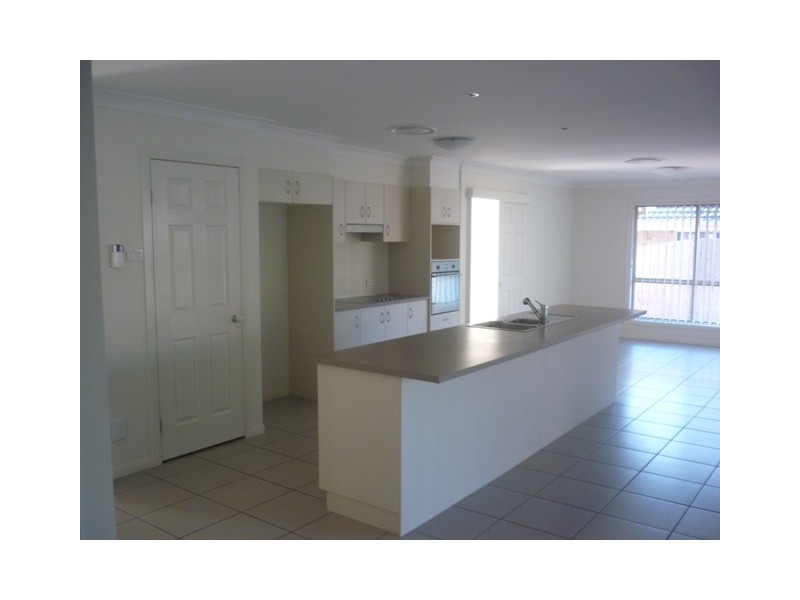 10 Shearwater Street, Cleveland QLD 4163