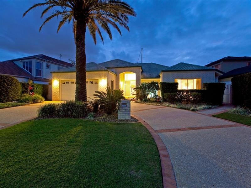 6 Raby Bay Boulevard, Raby Bay QLD 4163