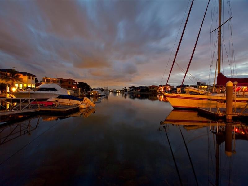 6 Raby Bay Boulevard, Raby Bay QLD 4163