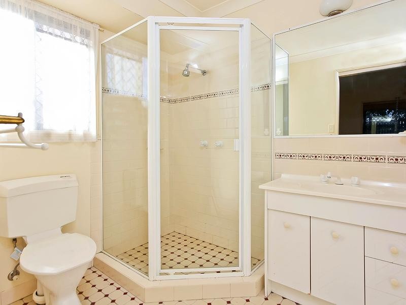 5 Byng Road, Birkdale QLD 4159