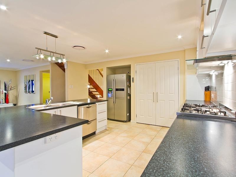 12 Ebony Crescent, Redland Bay QLD 4165