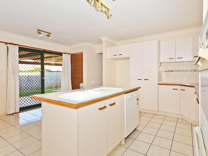 5 Byng Road, Birkdale QLD 4159