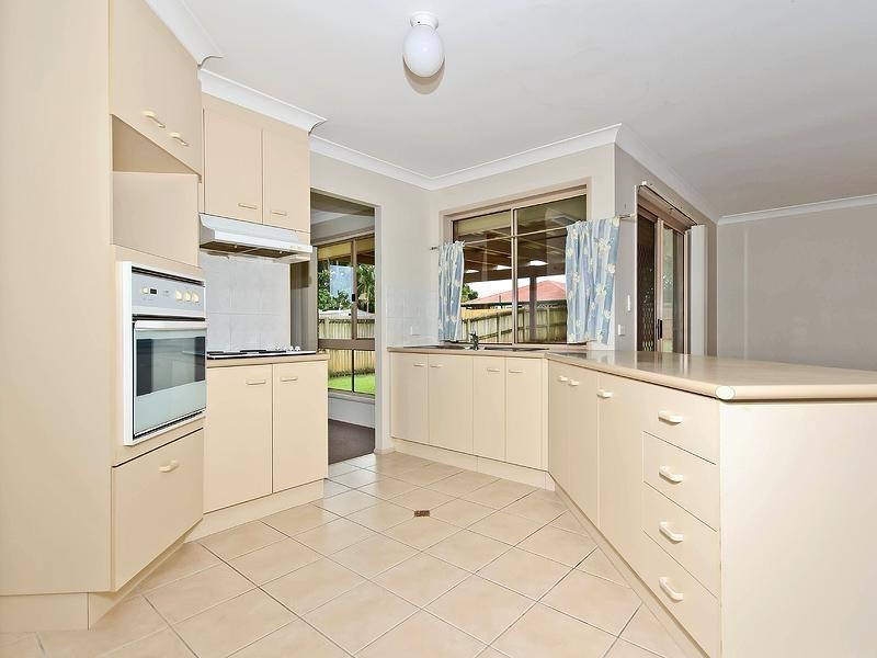 37 School Road, Victoria Point QLD 4165