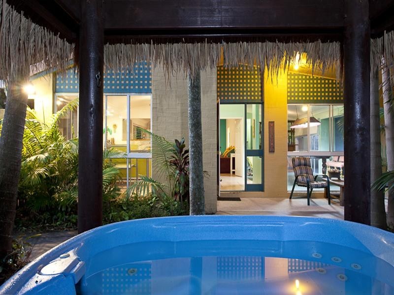 14 Shirley Street, Coochiemudlo Island QLD 4184