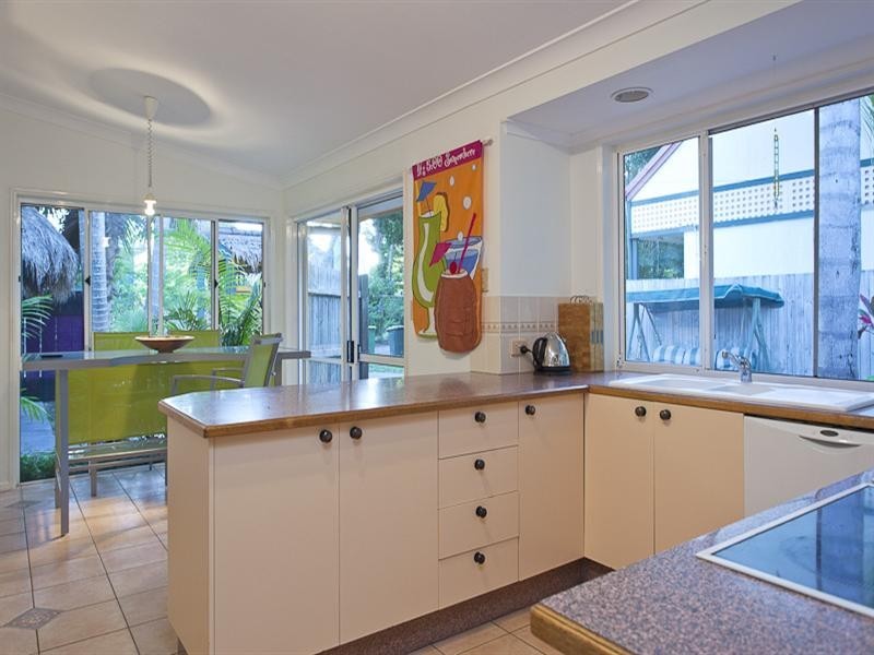 14 Shirley Street, Coochiemudlo Island QLD 4184