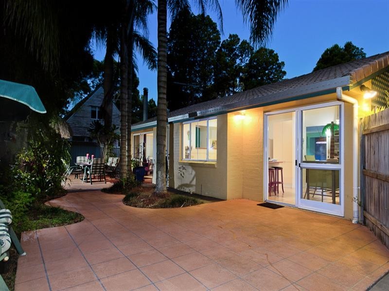 14 Shirley Street, Coochiemudlo Island QLD 4184