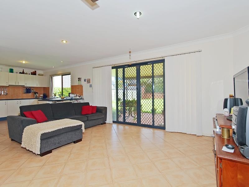 10 St Clair Court, Redland Bay QLD 4165