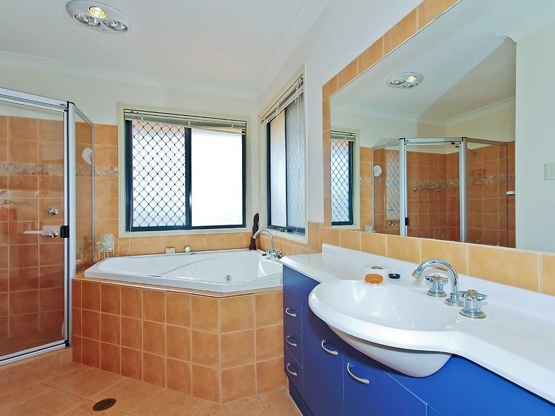 10 St Clair Court, Redland Bay QLD 4165