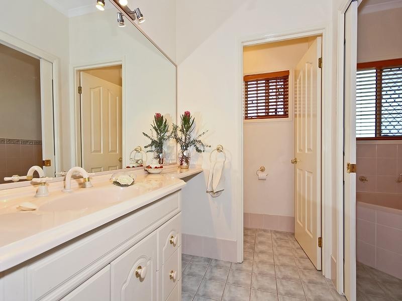 34 Malcomia Street, Redland Bay QLD 4165