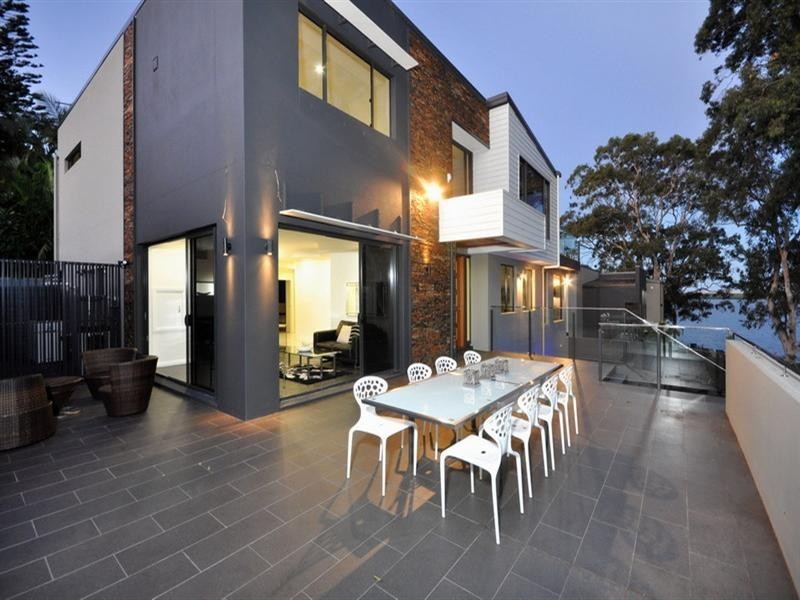 1a Bay Street, Redland Bay QLD 4165