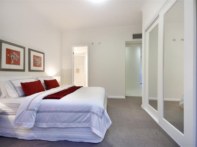 1a Bay Street, Redland Bay QLD 4165