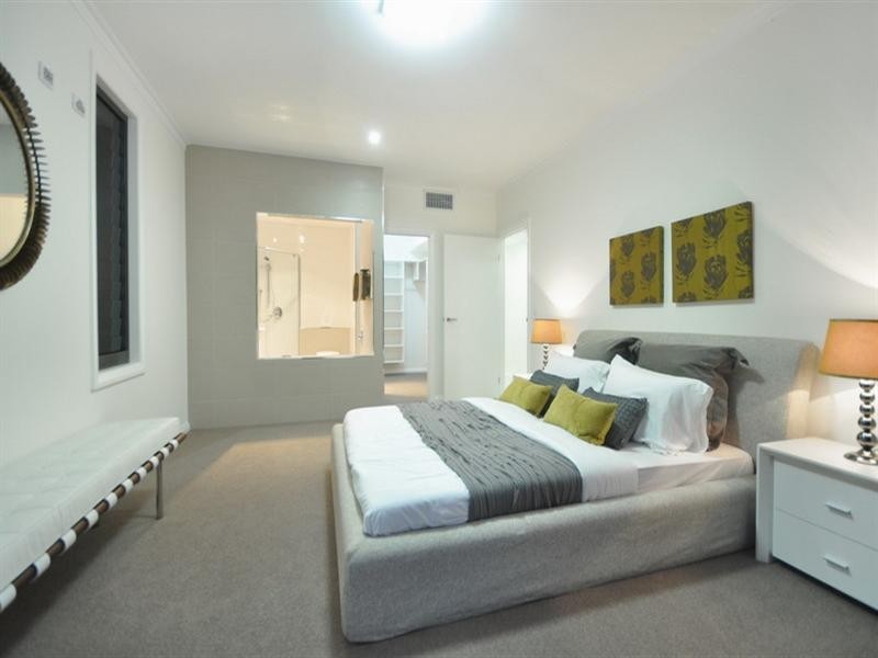 1a Bay Street, Redland Bay QLD 4165