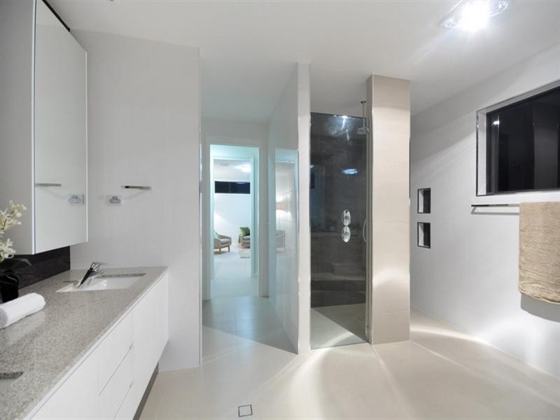 1a Bay Street, Redland Bay QLD 4165