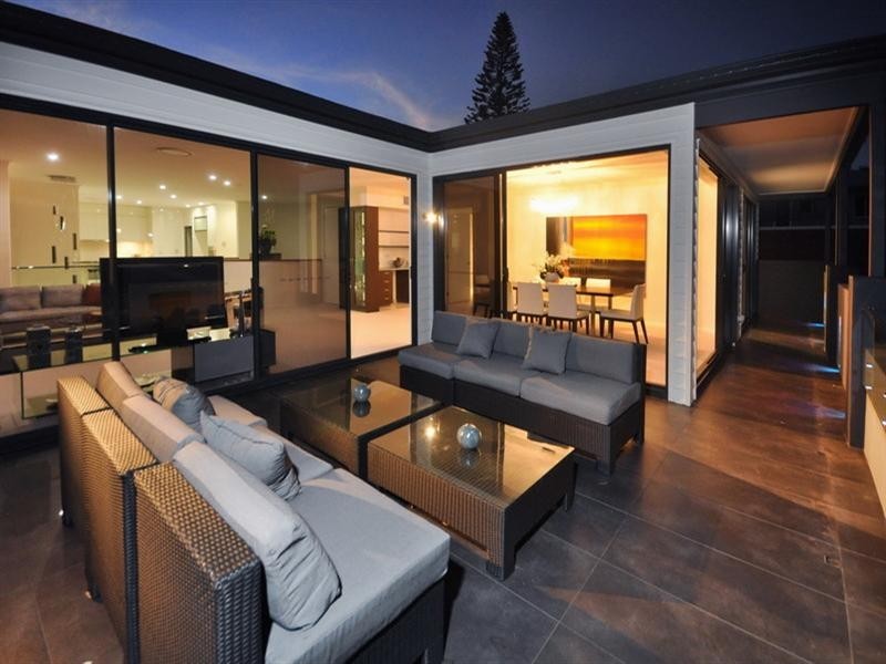 1a Bay Street, Redland Bay QLD 4165
