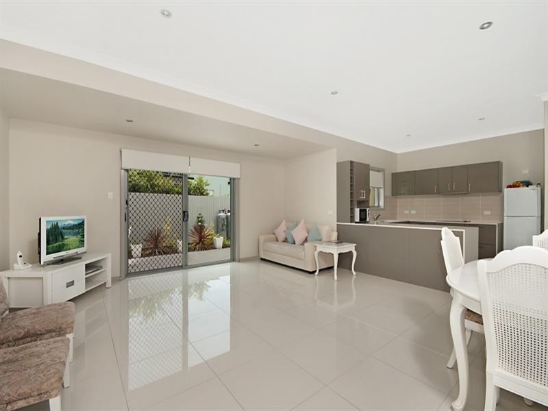 4/8 Boat Street, Victoria Point QLD 4165