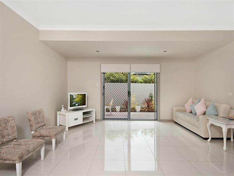 4/8 Boat Street, Victoria Point QLD 4165