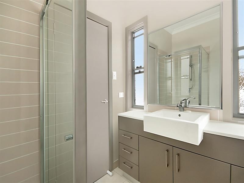 4/8 Boat Street, Victoria Point QLD 4165