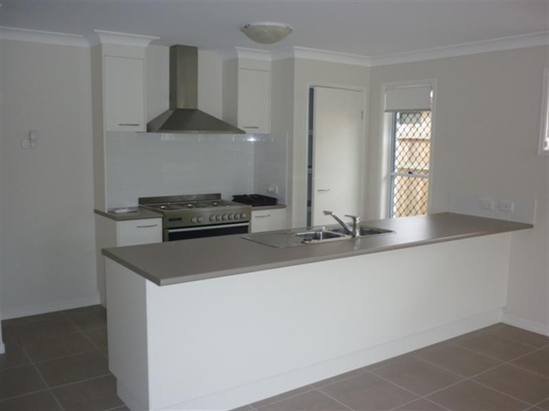 22 Bailey Street, Wakerley QLD 4154