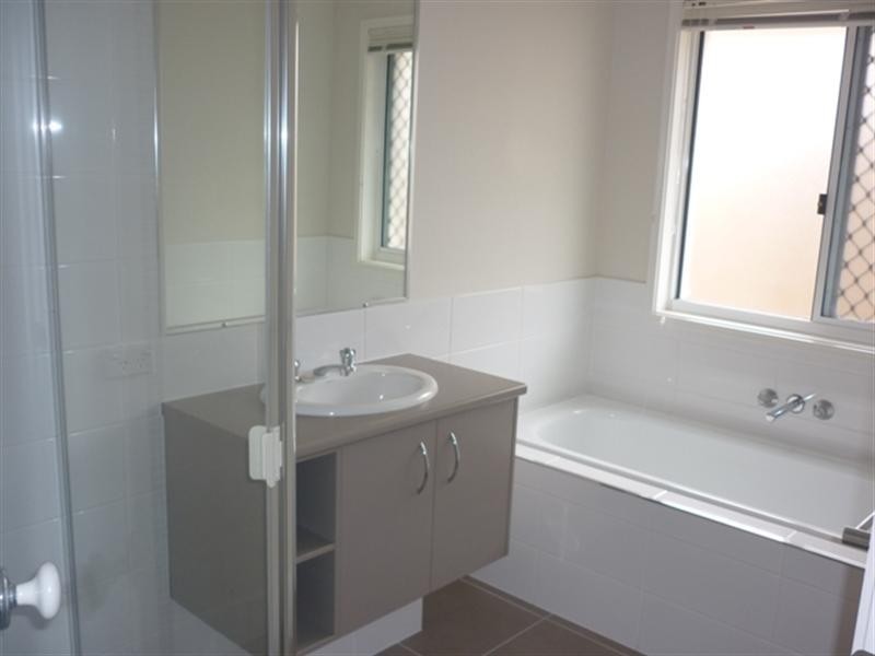 22 Bailey Street, Wakerley QLD 4154