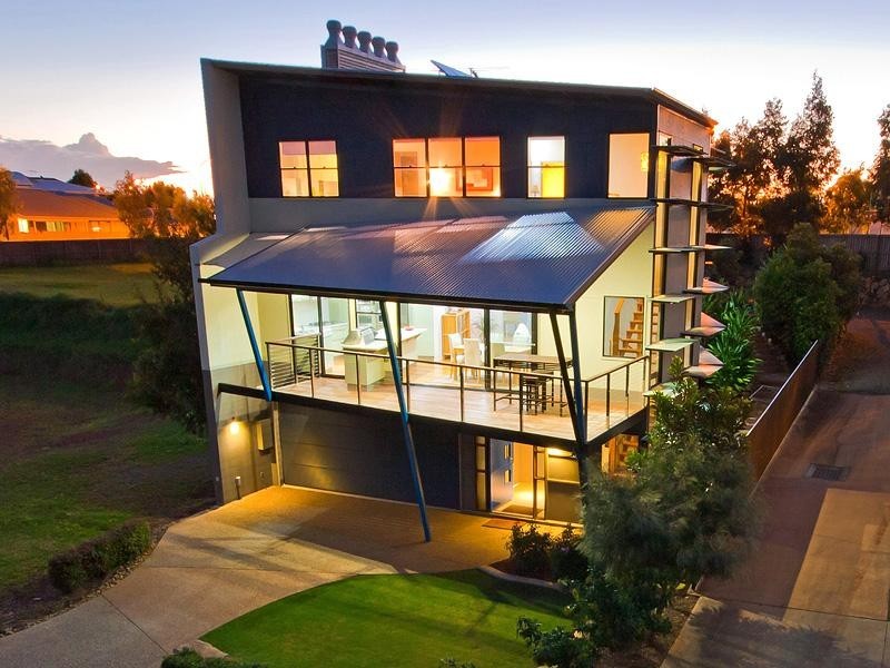 1 Oasis Close, Manly West QLD 4179