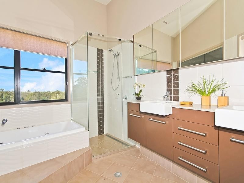 1 Oasis Close, Manly West QLD 4179