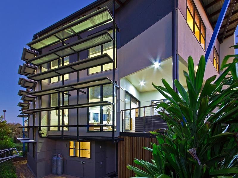 1 Oasis Close, Manly West QLD 4179