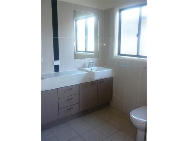 54 Whites Road, Manly West QLD 4179