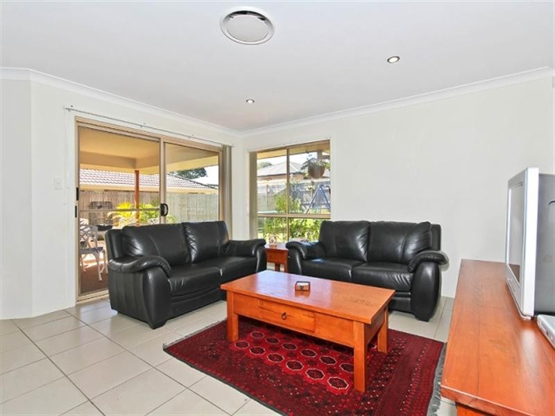 10 Shearwater Street, Cleveland QLD 4163