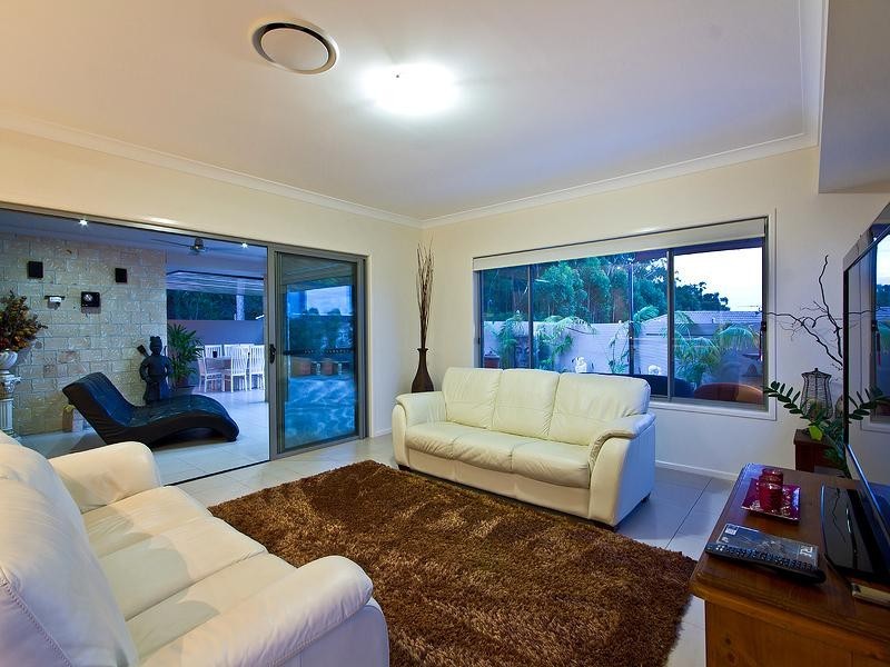 3 Kelby Close, Redland Bay QLD 4165