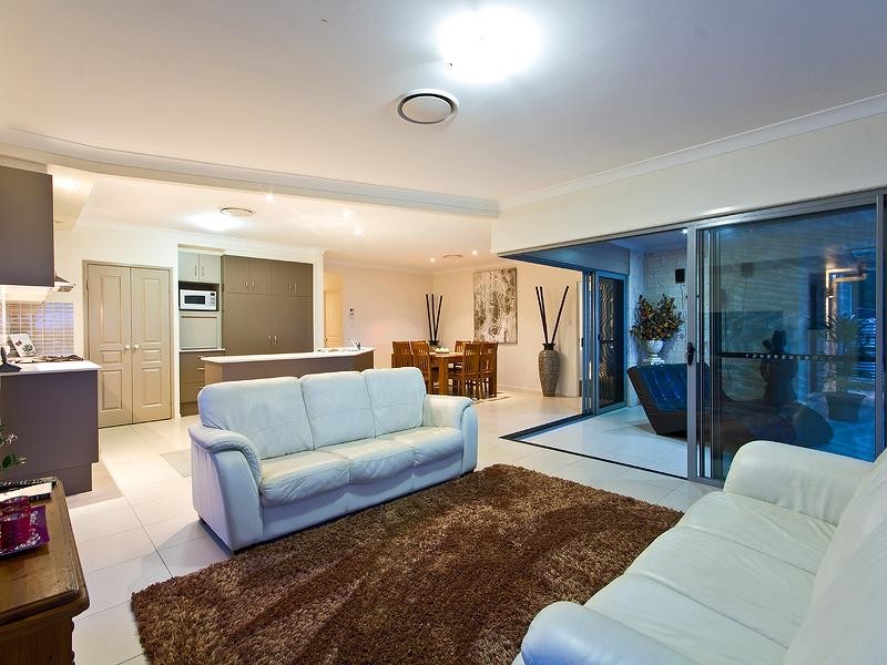 3 Kelby Close, Redland Bay QLD 4165