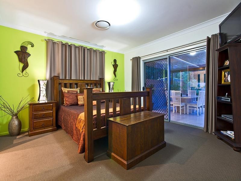 3 Kelby Close, Redland Bay QLD 4165