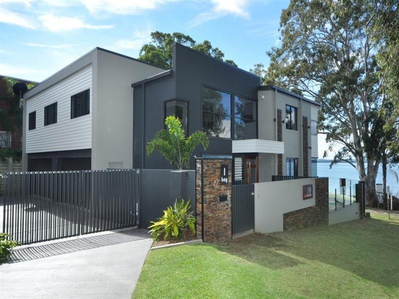 1 Bay Street, Redland Bay QLD 4165