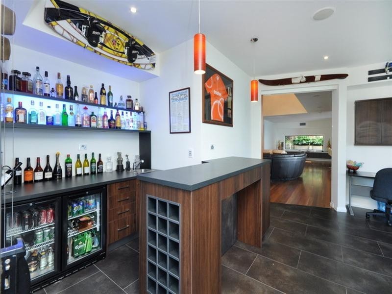 1 Bay Street, Redland Bay QLD 4165