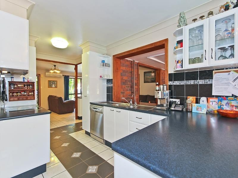 9 Wattle Street, Victoria Point QLD 4165