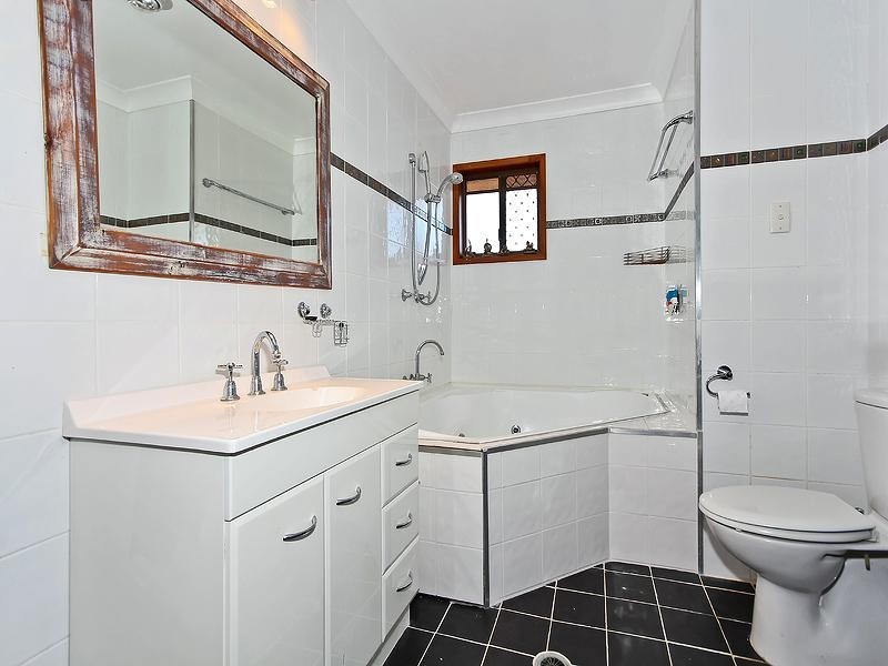 9 Wattle Street, Victoria Point QLD 4165