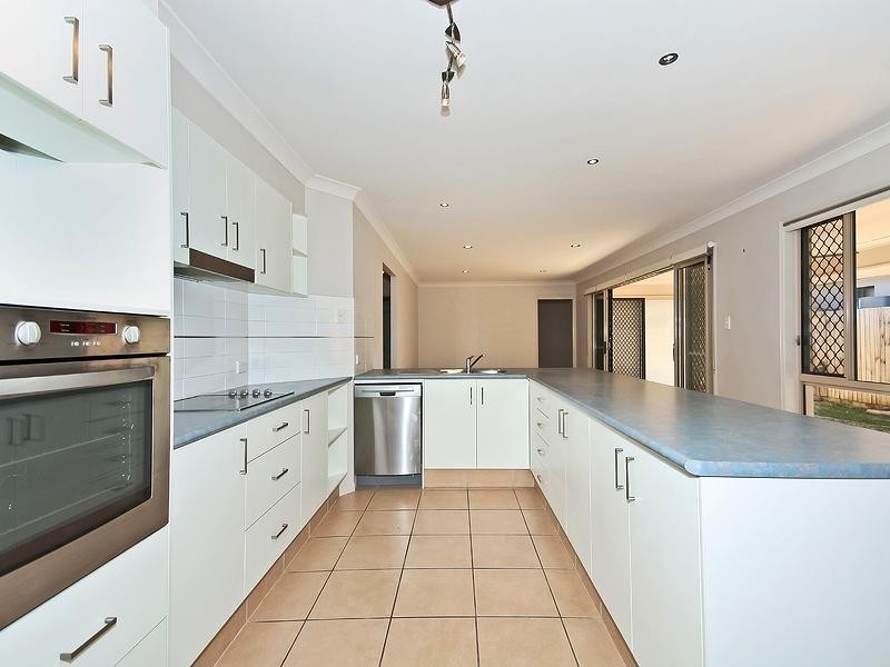 4 Duchess Place, Cleveland QLD 4163