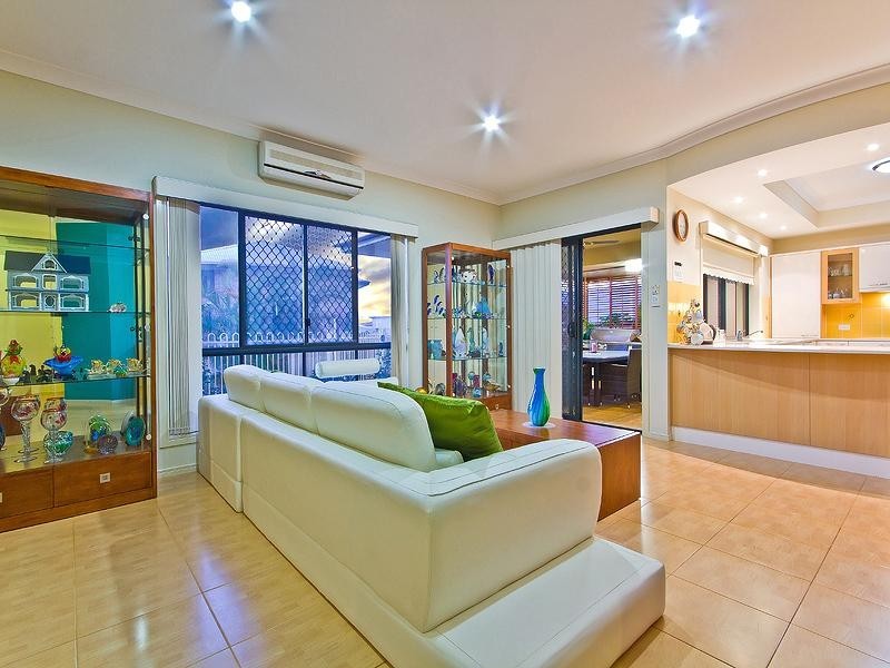 9 Orpheus Place, Redland Bay QLD 4165