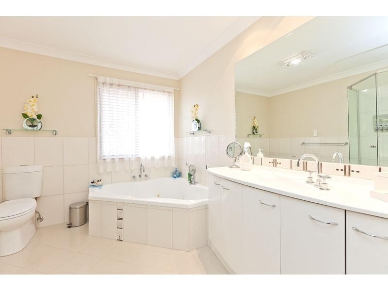 9 Orpheus Place, Redland Bay QLD 4165